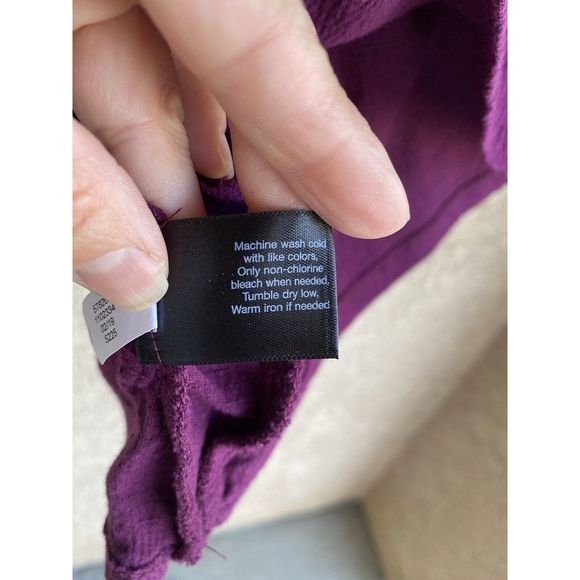 Lane Bryant embroidered flutter sleeve and sides top - size 18/20 - burgundy - Picture 7 of 7